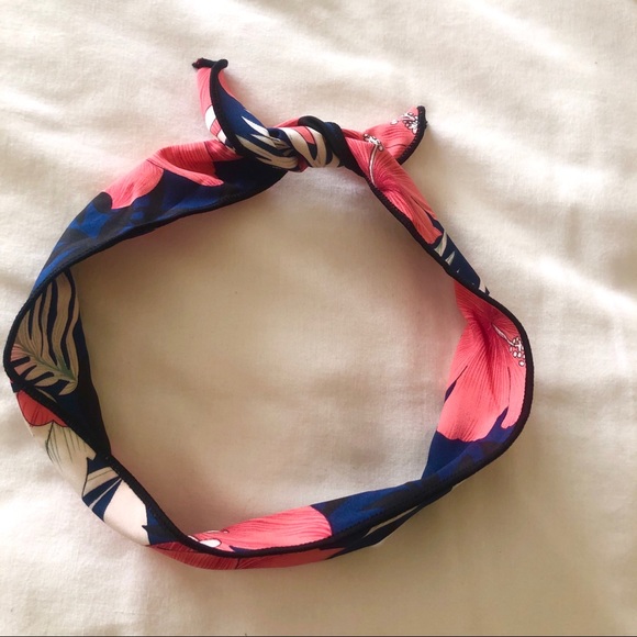 New! 🌺 Self-tie Floral Headband - Picture 3 of 4